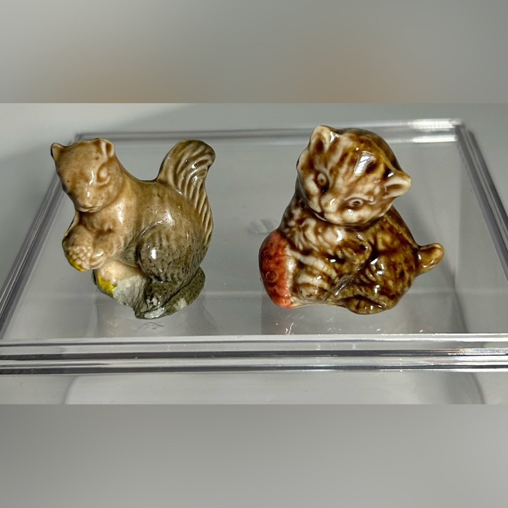 2 Vintage Wade Whimsies Miniature Figurines